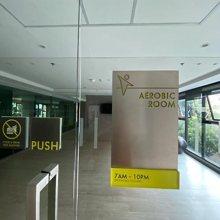 The Base In Pattaya Apartamento Exterior foto